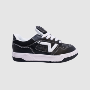 Vans Upland Black and White