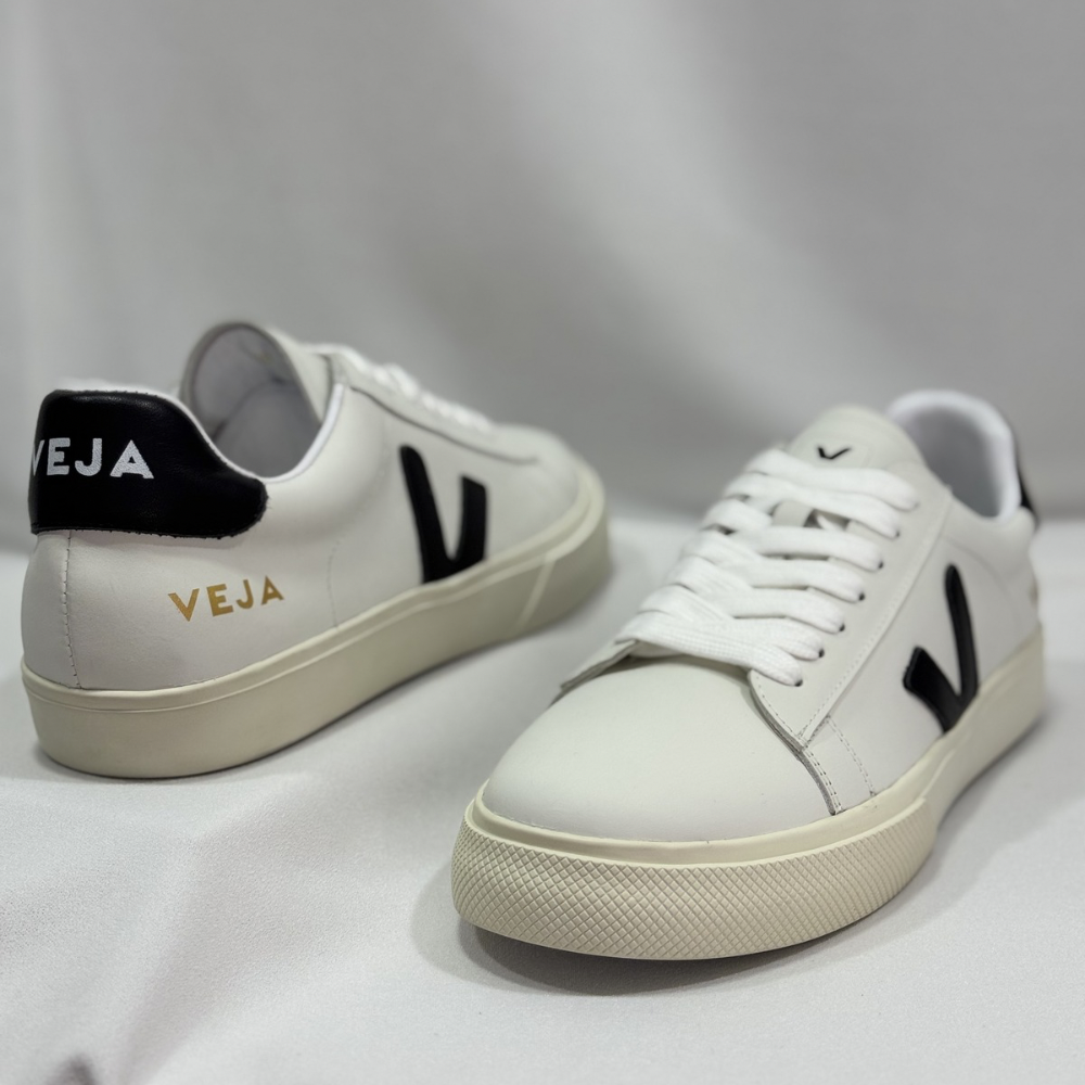 Veja Campo leather White And Black - Image 3