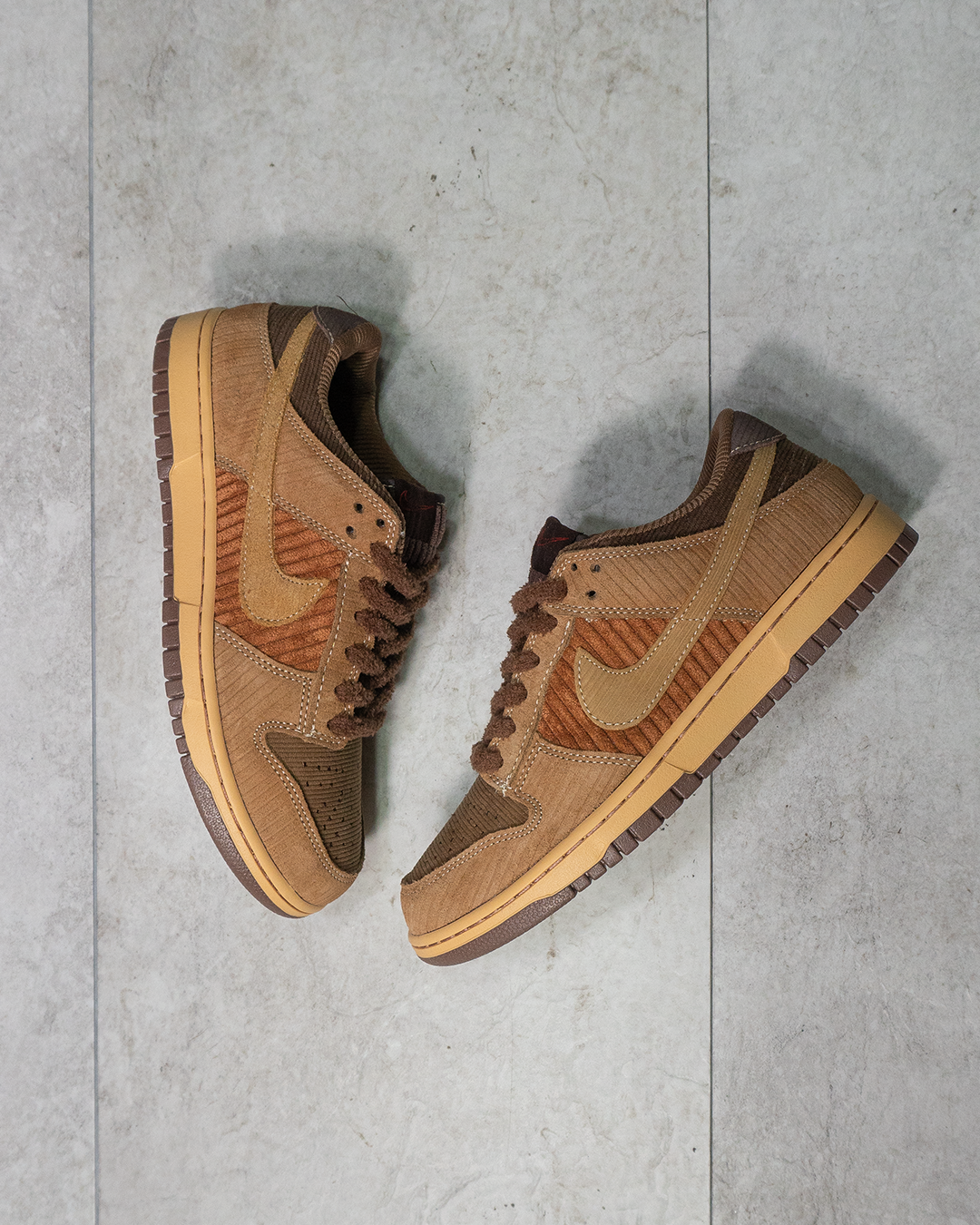 Dunk Low Premium Brown Corduroy - Image 3