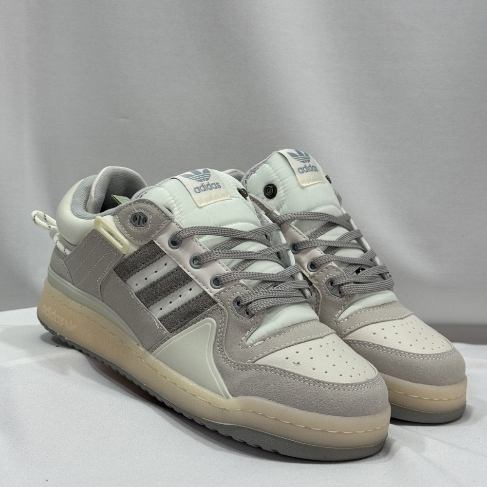 Bad Bunny Forum Buckle Low White