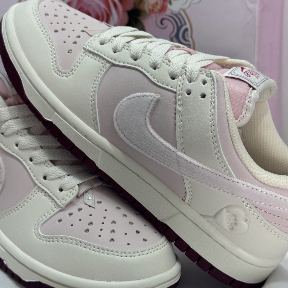Sb dunk San Valentine - Image 3