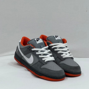 Dunk Low SB Pigeon