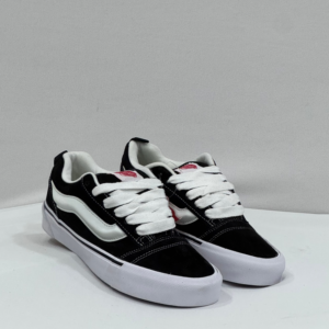 Vans Knu negra